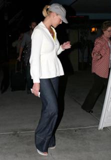 Katherine Heigl feet photo thumbnail