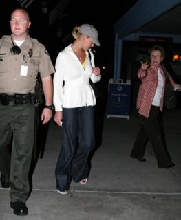 Katherine Heigl feet photo thumbnail