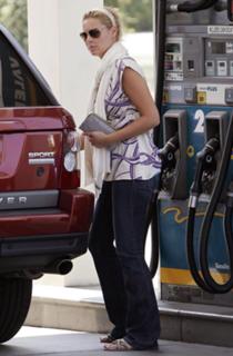 Katherine Heigl feet photo thumbnail