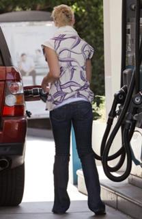 Katherine Heigl feet photo thumbnail