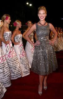 Katherine Heigl feet photo thumbnail