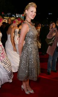 Katherine Heigl feet photo thumbnail