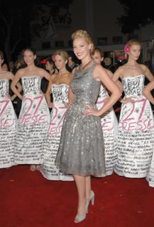 Katherine Heigl feet photo thumbnail