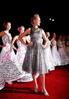 Katherine Heigl feet photo thumbnail