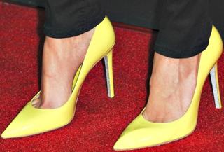 Debby Ryan feet photo thumbnail