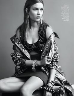 Josephine Skriver feet photo thumbnail
