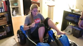 Justine Ezarik feet photo thumbnail