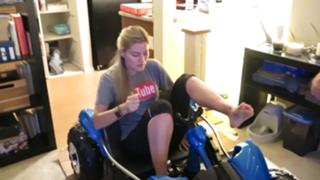 Justine Ezarik feet photo thumbnail