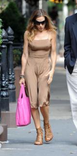 Sarah Jessica Parker feet photo thumbnail