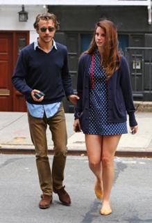 Lana Del Rey feet photo thumbnail