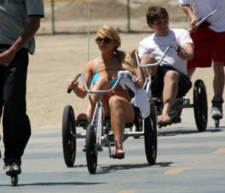 Lindsay Lohan feet photo thumbnail