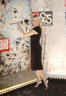 Nova Meierhenrich feet photo thumbnail