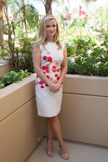Reese Witherspoon feet photo thumbnail