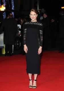 Julianne Moore feet photo thumbnail
