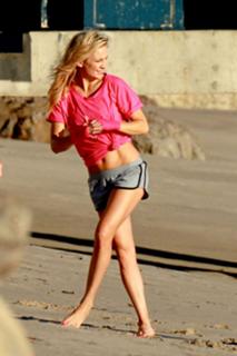 Kate Hudson feet photo thumbnail