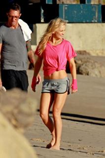 Kate Hudson feet photo thumbnail