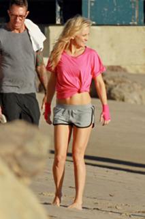 Kate Hudson feet photo thumbnail