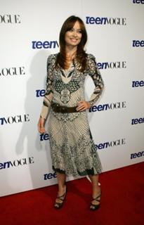 Olivia Wilde feet photo thumbnail