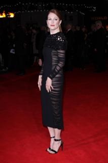 Julianne Moore feet photo thumbnail