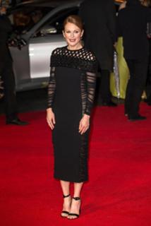 Julianne Moore feet photo thumbnail