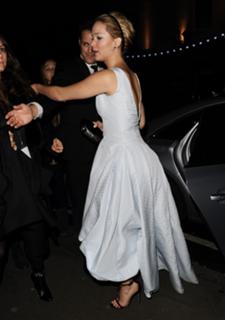 Jennifer Lawrence feet photo thumbnail