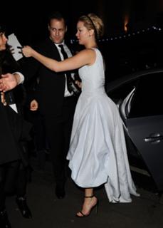 Jennifer Lawrence feet photo thumbnail
