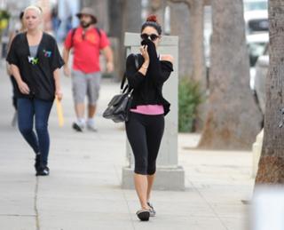 Vanessa Hudgens feet photo thumbnail