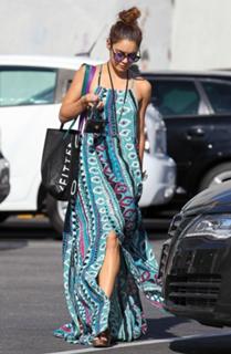 Vanessa Hudgens feet photo thumbnail