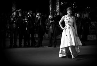 Jennifer Lawrence feet photo thumbnail