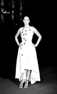 Jennifer Lawrence feet photo thumbnail