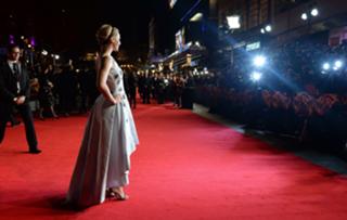 Jennifer Lawrence feet photo thumbnail
