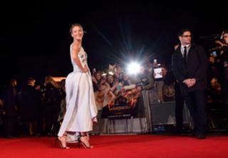 Jennifer Lawrence feet photo thumbnail