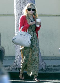 Ashley Olsen feet photo thumbnail