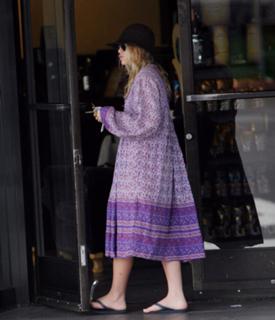 Ashley Olsen feet photo thumbnail
