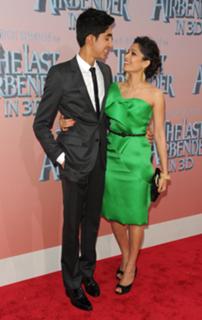Freida Pinto feet photo thumbnail