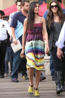 Freida Pinto feet photo thumbnail