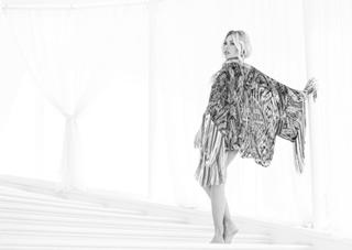 Ilary Blasi feet photo thumbnail