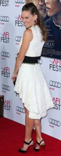 Hilary Swank feet photo thumbnail
