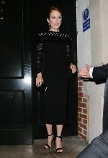 Julianne Moore feet photo thumbnail