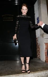 Julianne Moore feet photo thumbnail