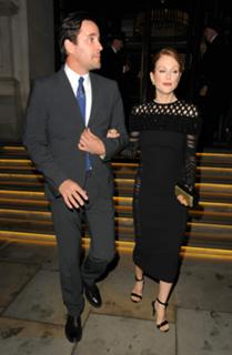 Julianne Moore feet photo thumbnail
