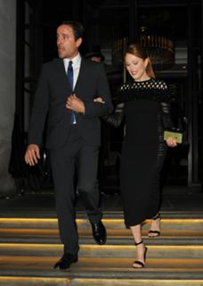 Julianne Moore feet photo thumbnail