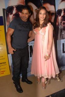 Bipasha Basu feet photo thumbnail
