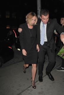 Jennifer Lawrence feet photo thumbnail