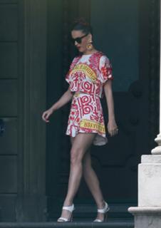 Katy Perry feet photo thumbnail