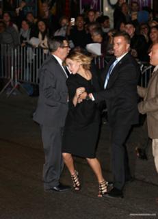 Jennifer Lawrence feet photo thumbnail