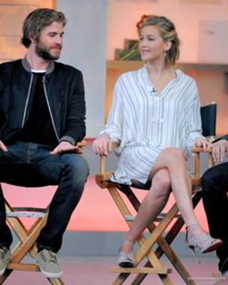 Jennifer Lawrence feet photo thumbnail