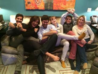 Mariska Hargitay feet photo thumbnail