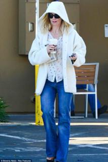 Jennie Garth feet photo thumbnail