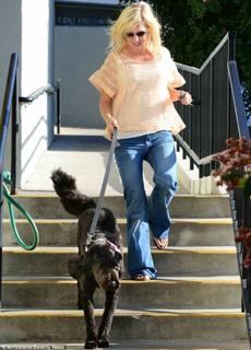Jennie Garth feet photo thumbnail